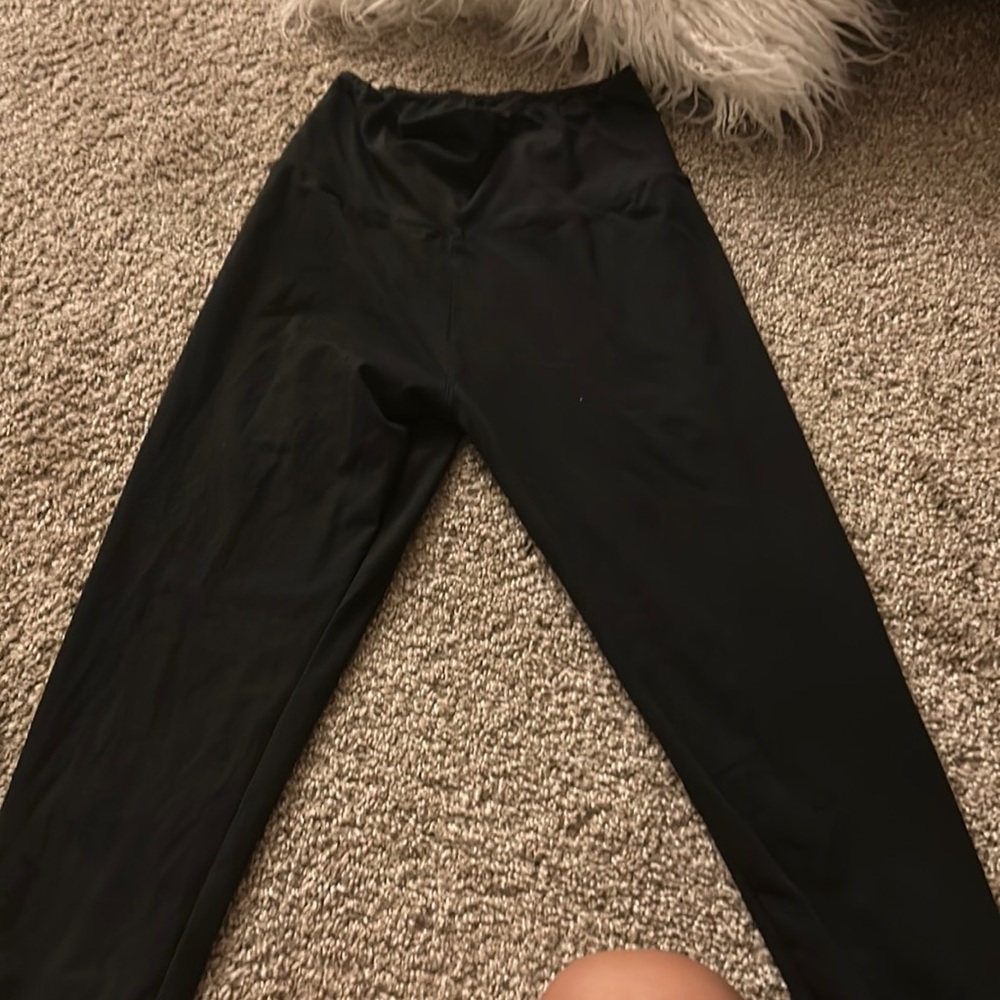 black leggings from amazon in size medium